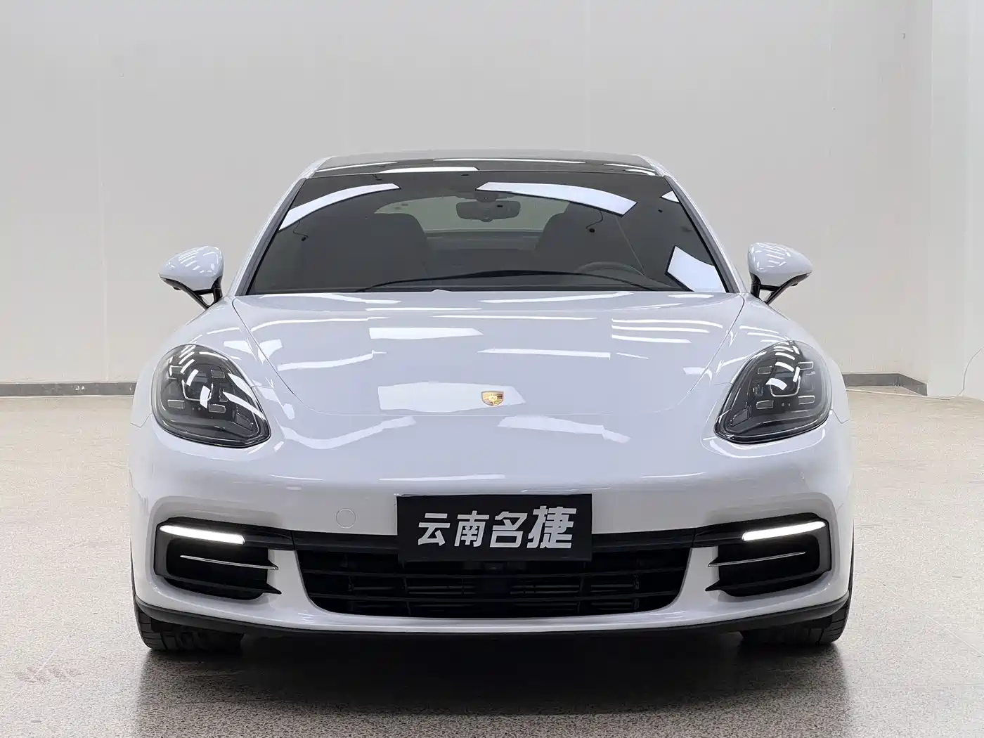 Porsche Panamera 2017 Panamera 4 Executive Long Wheelbase 3.0T фото 2