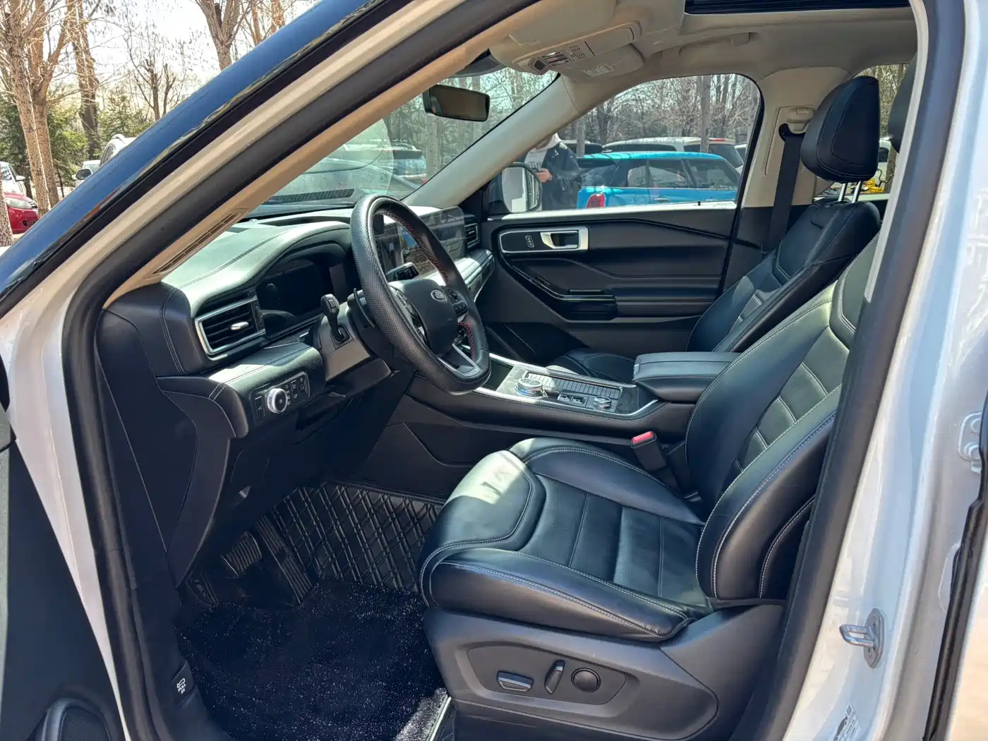 FORD EXPLORER