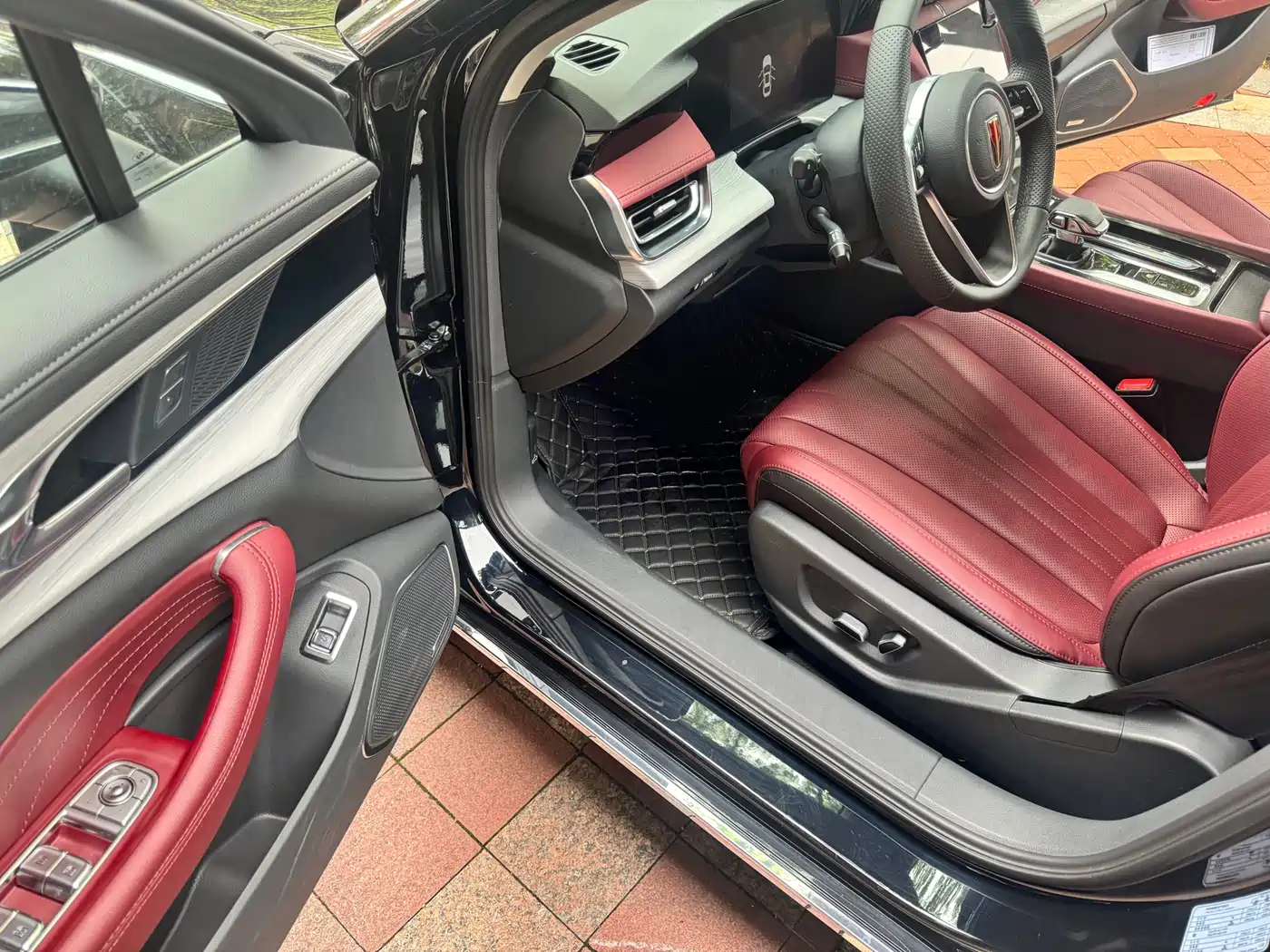 Hongqi H5 2025 1.5T DCT Flag Rhythm 500,000 Units Memorial Edition фото 6