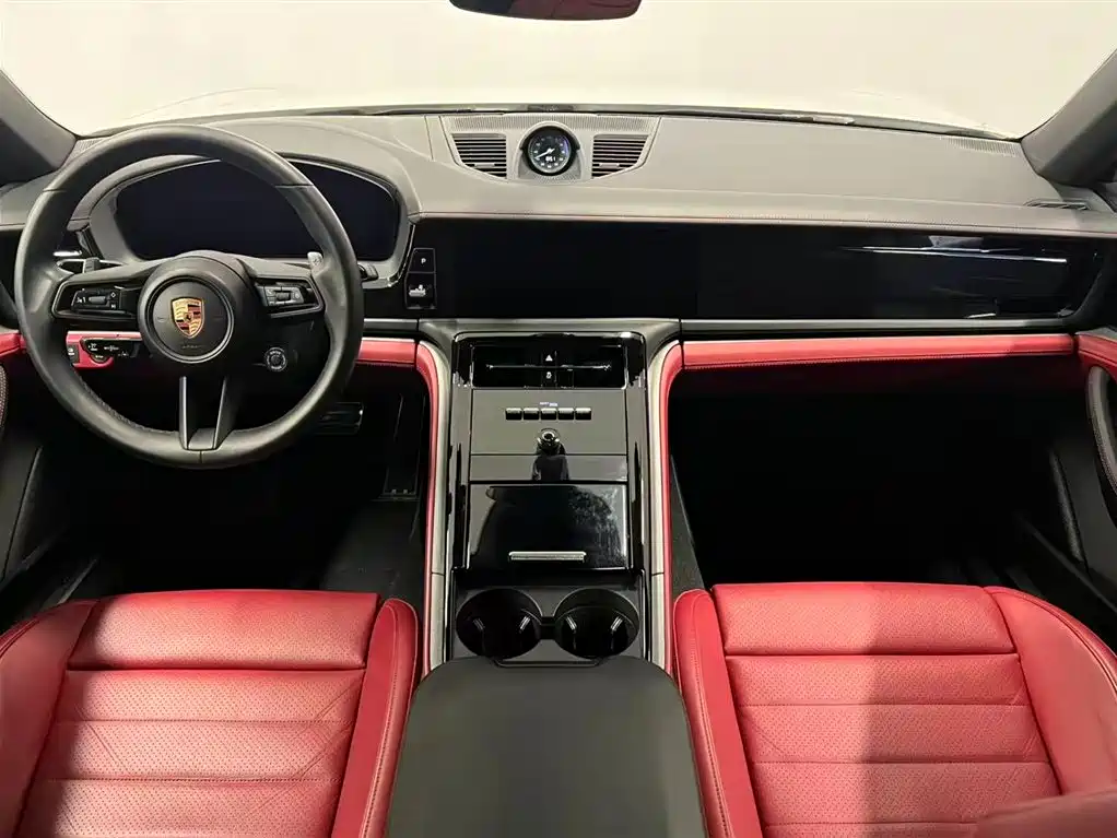 Photo 27 - Porsche Panamera