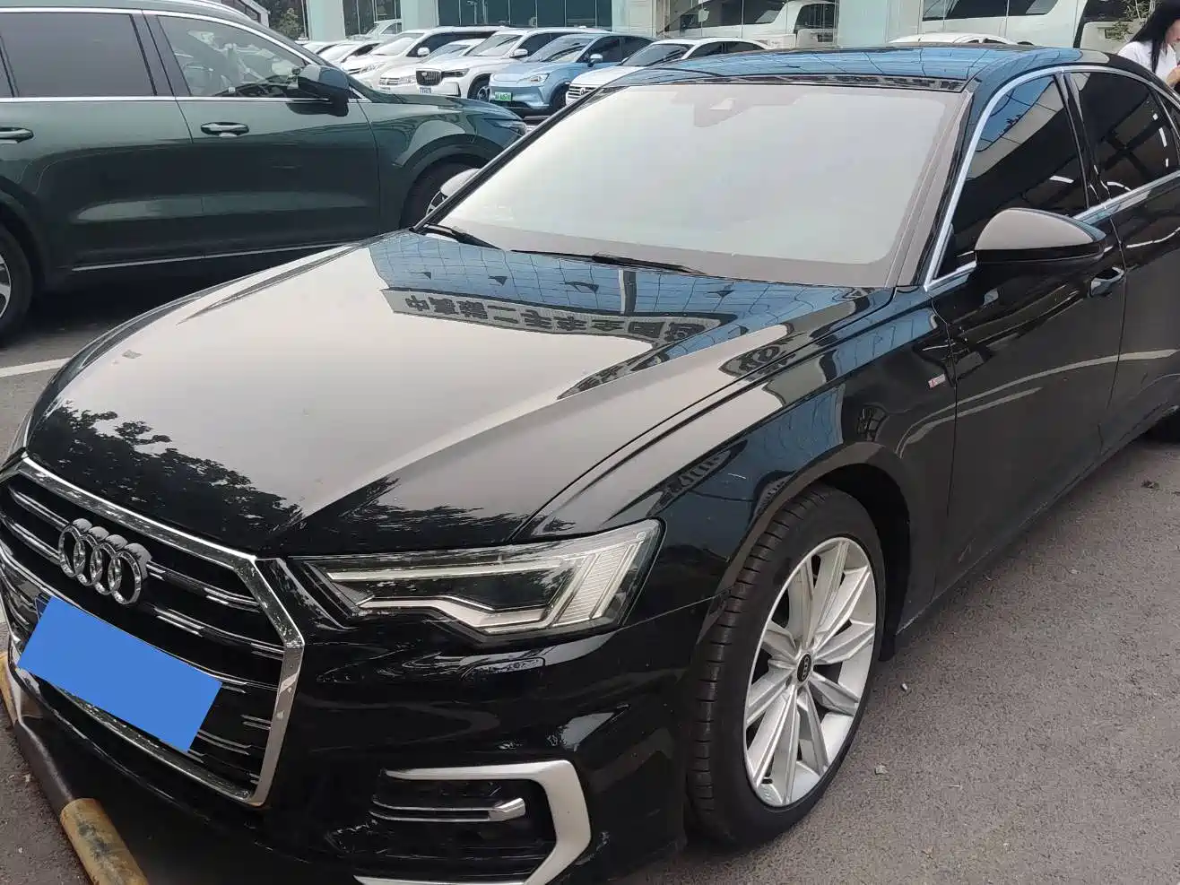 Фото 1 - Audi A6L