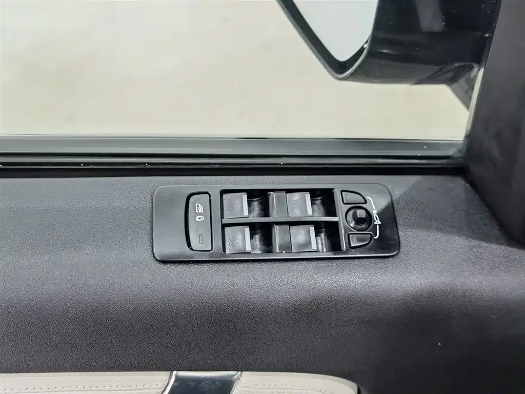 Land Rover Discovery Sport 2022 Model Facelift 249PS R-Dynamic S Performance Edition 5-seater фото 9