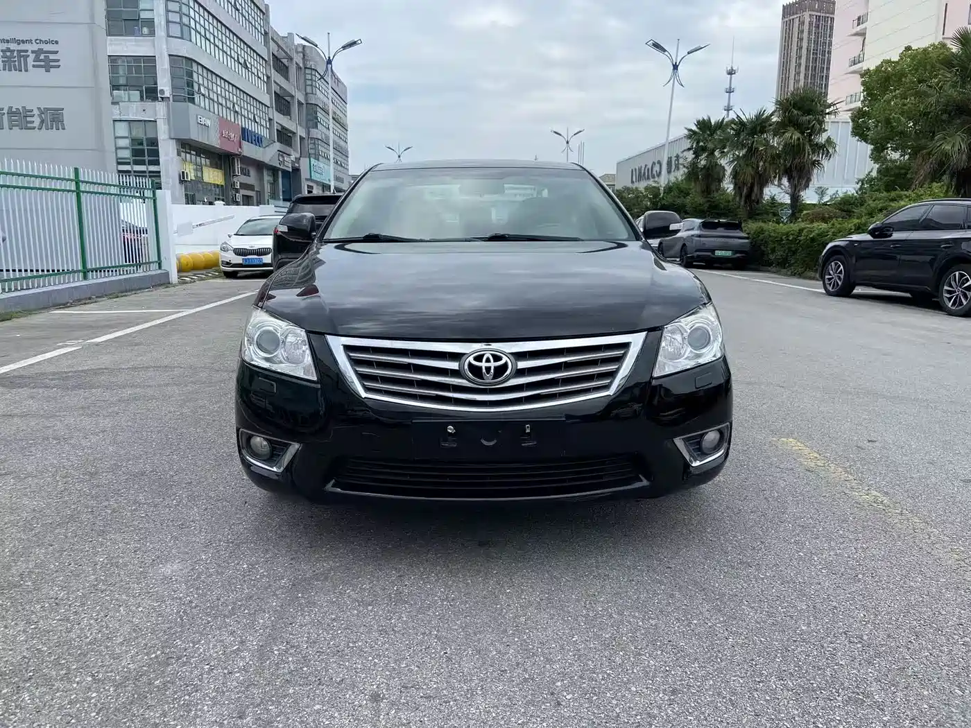 Фото 2 - Toyota Camry