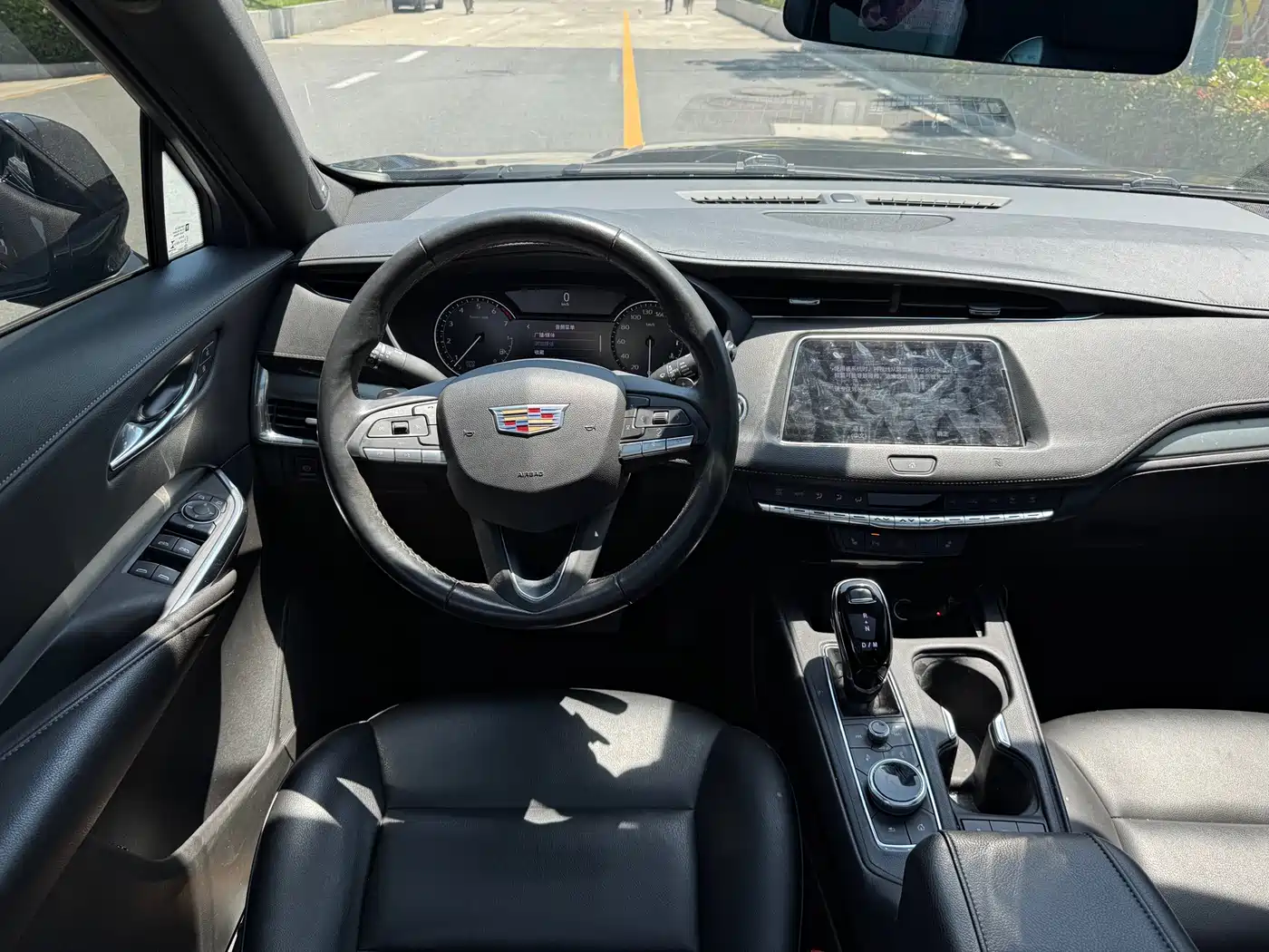 Cadillac XT4 2021 28T FWD Premium Edition фото 14