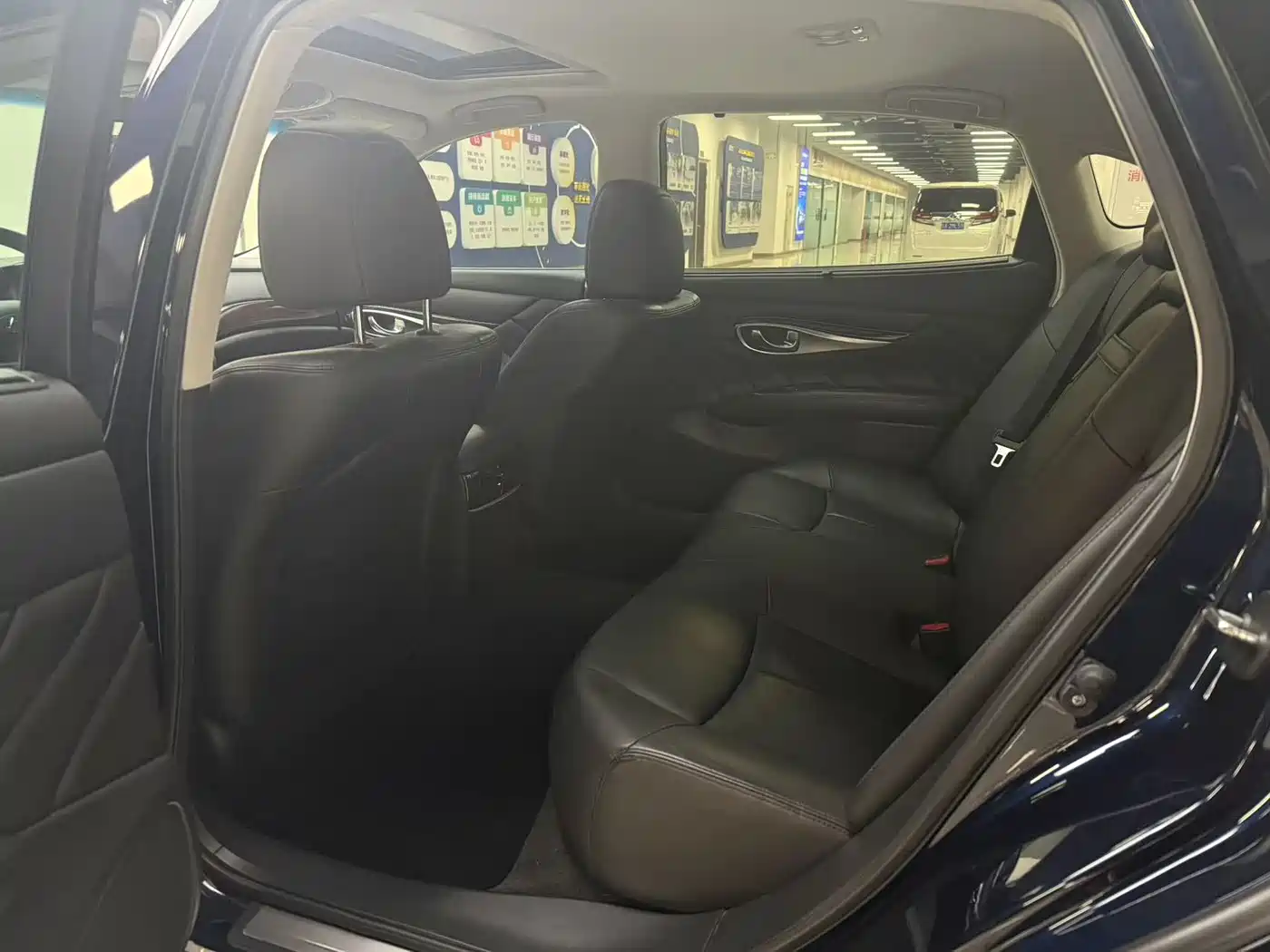 Infiniti Q70 2019 Q70L 2.0T Elite Edition PLUS фото 7