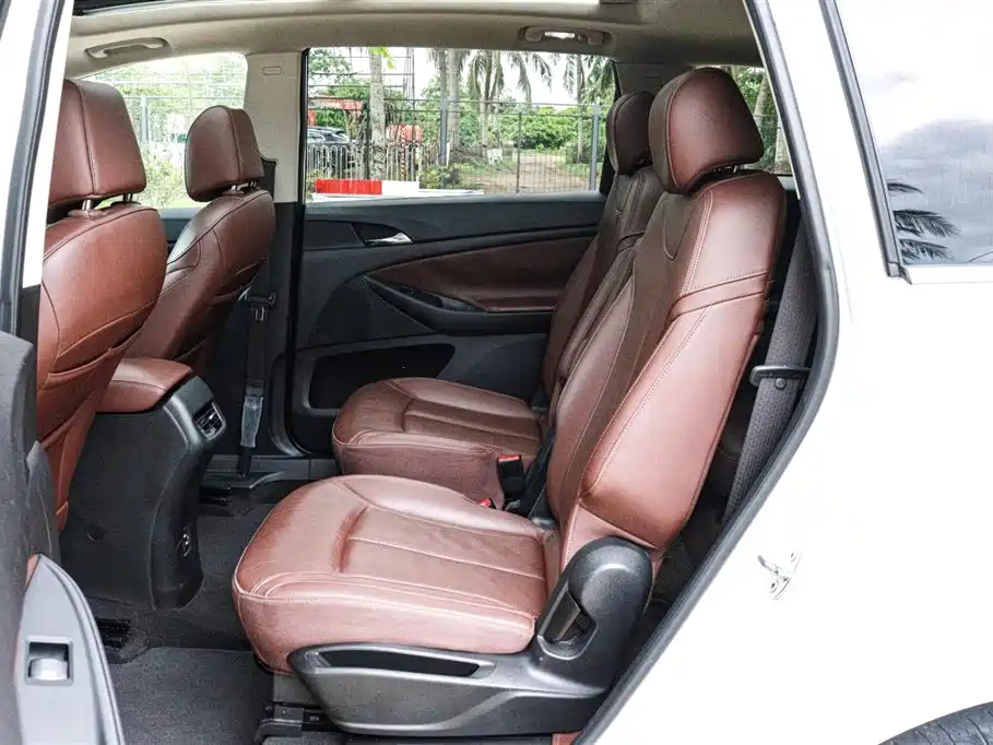 Buick GL6 2018 18T 6-Seater Premium фото 17