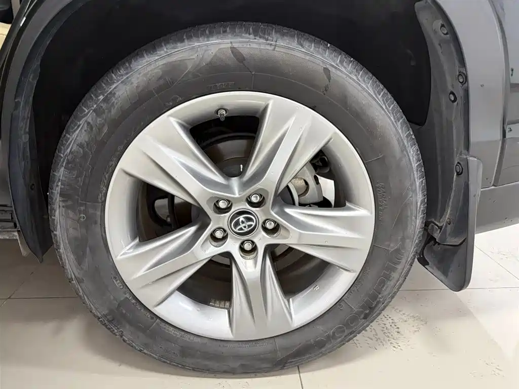 Toyota Highlander 2018 2.0T 4WD Luxury 7-seater China VI фото 29