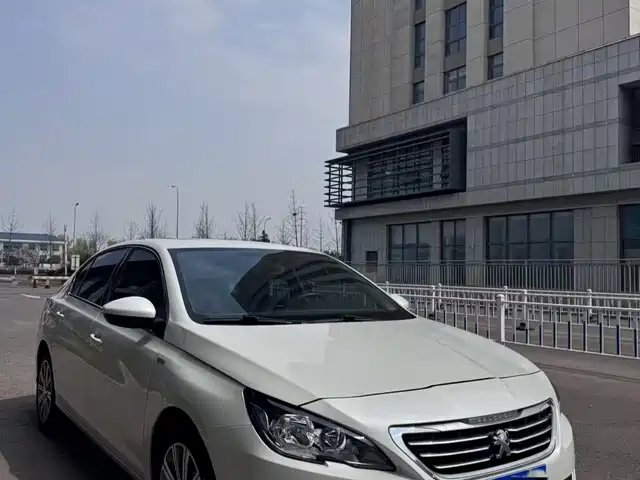 PEUGEOT 408