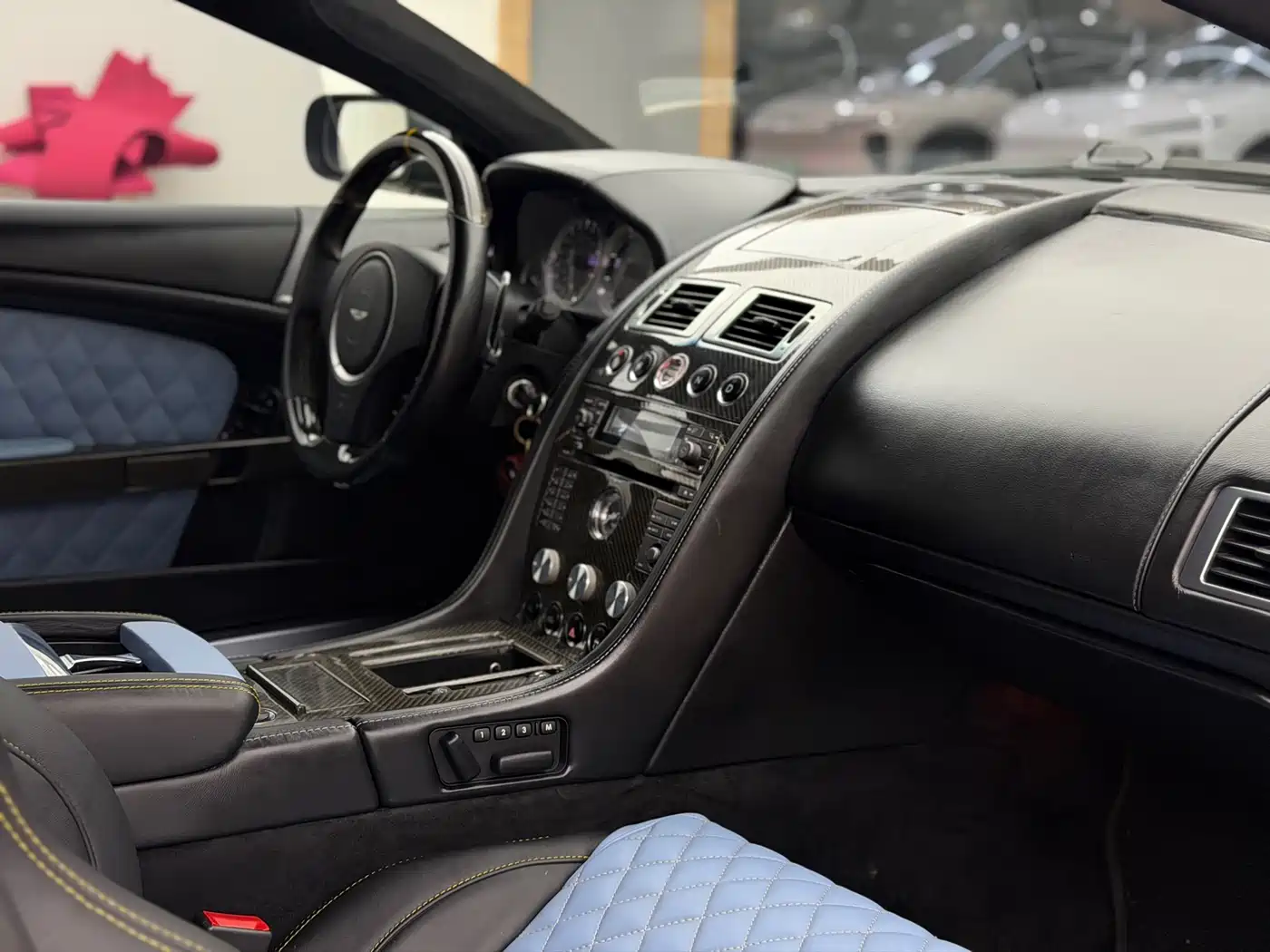 Aston Martin DB9 2011 6.0L Touchtronic Coupe фото 14