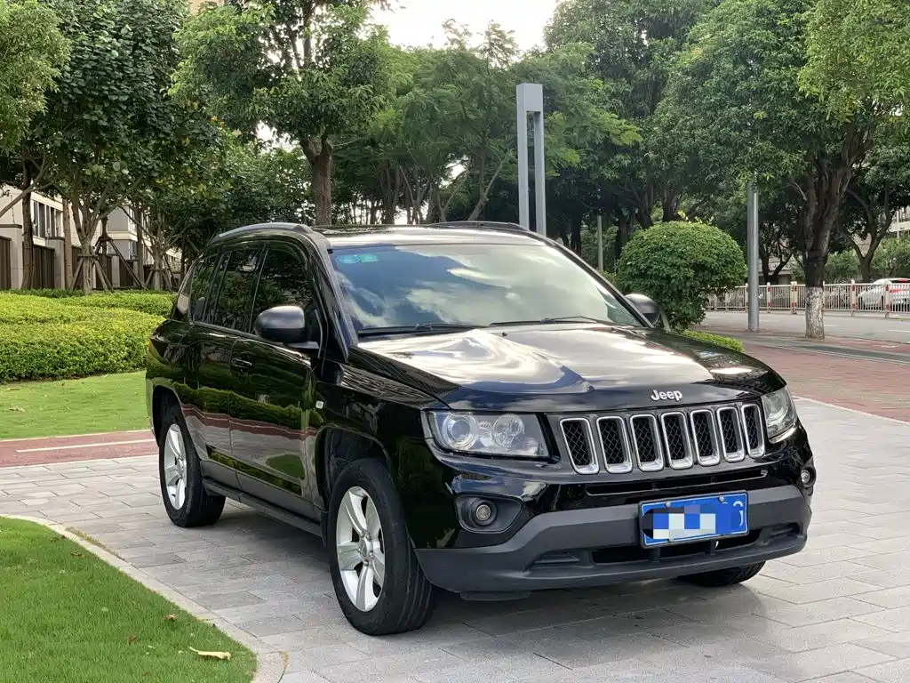 Jeep Compass (Import) 2015 2015 2.0L 2WD Sport