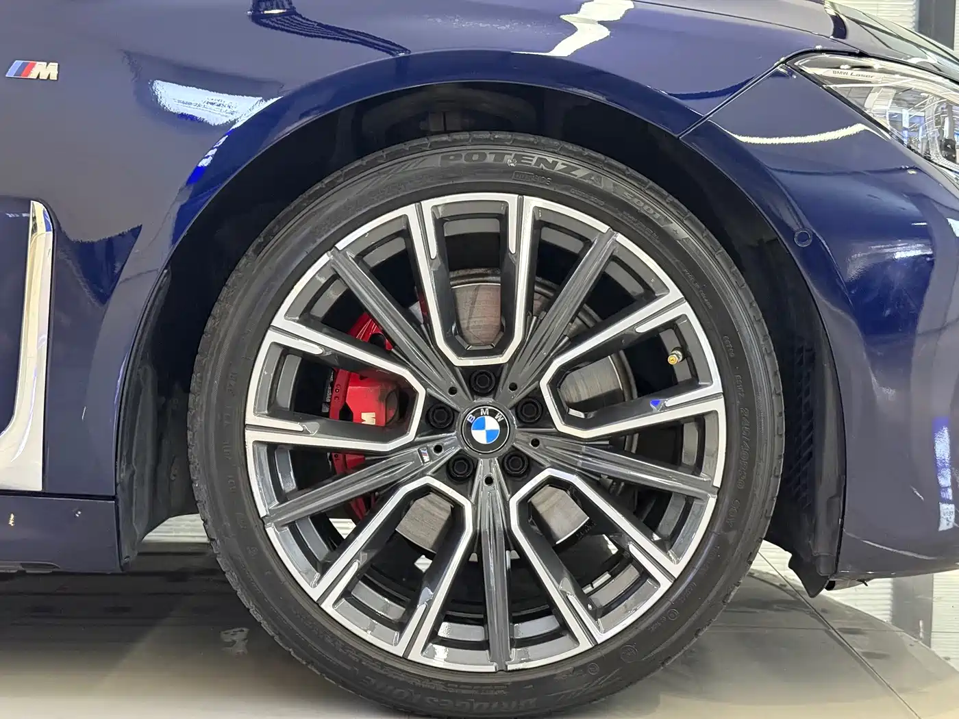 BMW 7 Series 2021 Model 740Li xDrive Executive M Sport Package фото 19