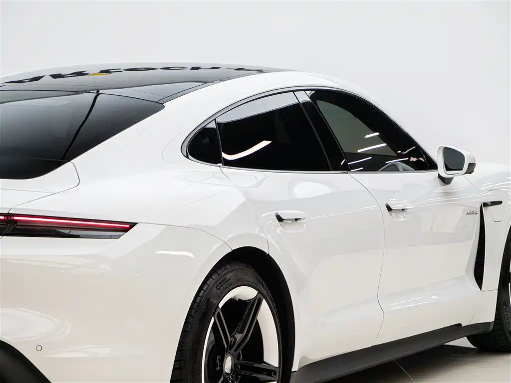 Porsche Taycan 2022 Facelift Taycan фото 6