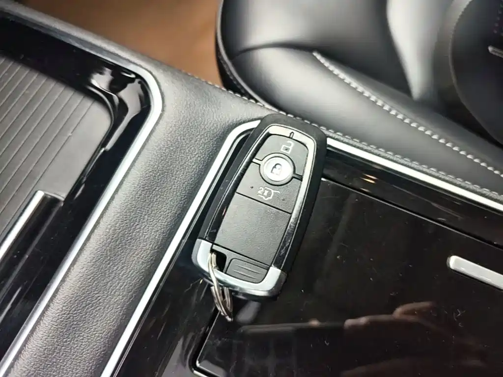 Фото 9 - Ford Edge
