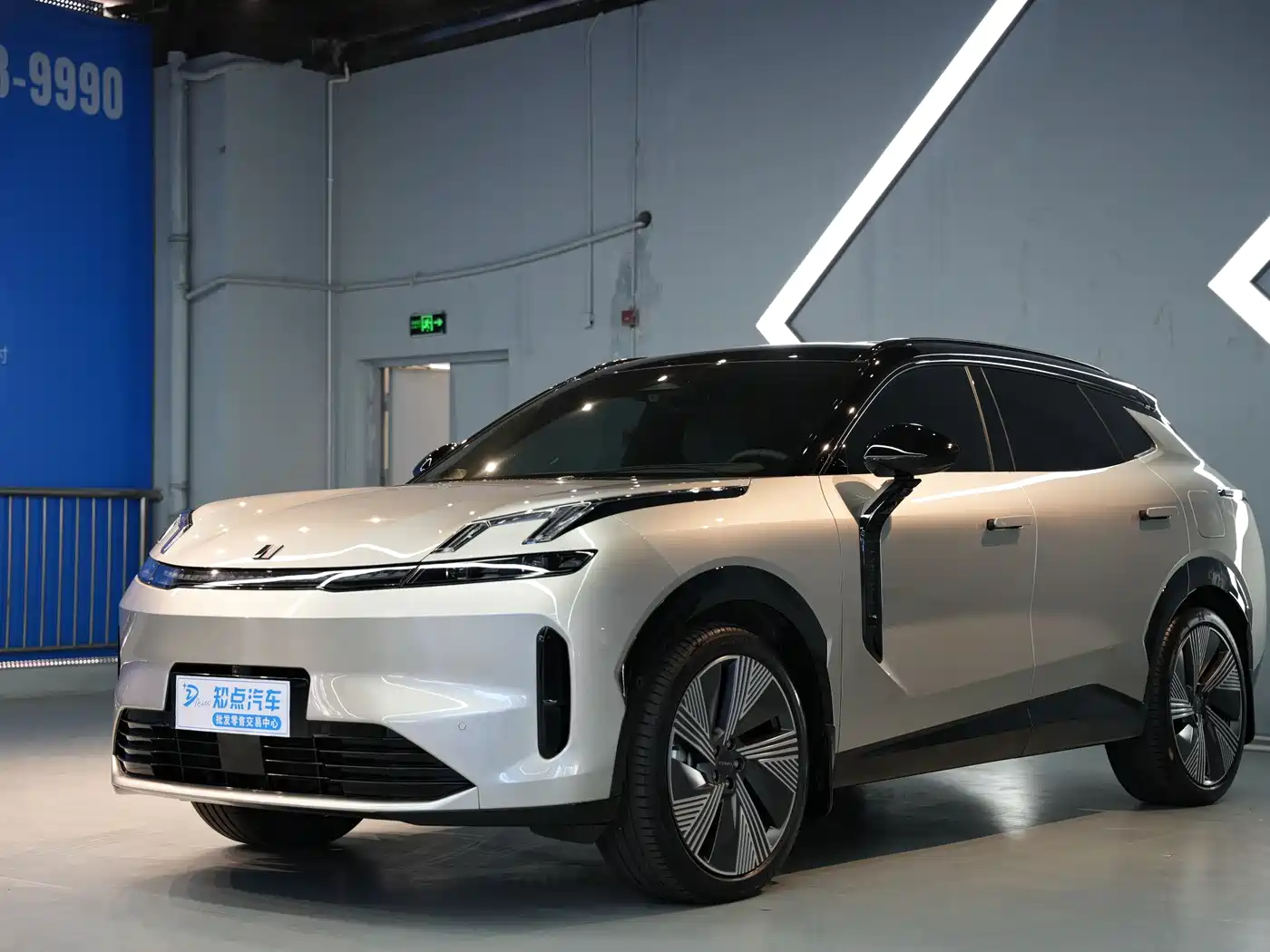 Lynk & Co 08 EM-P 2023 220km 4WD Performance Halo