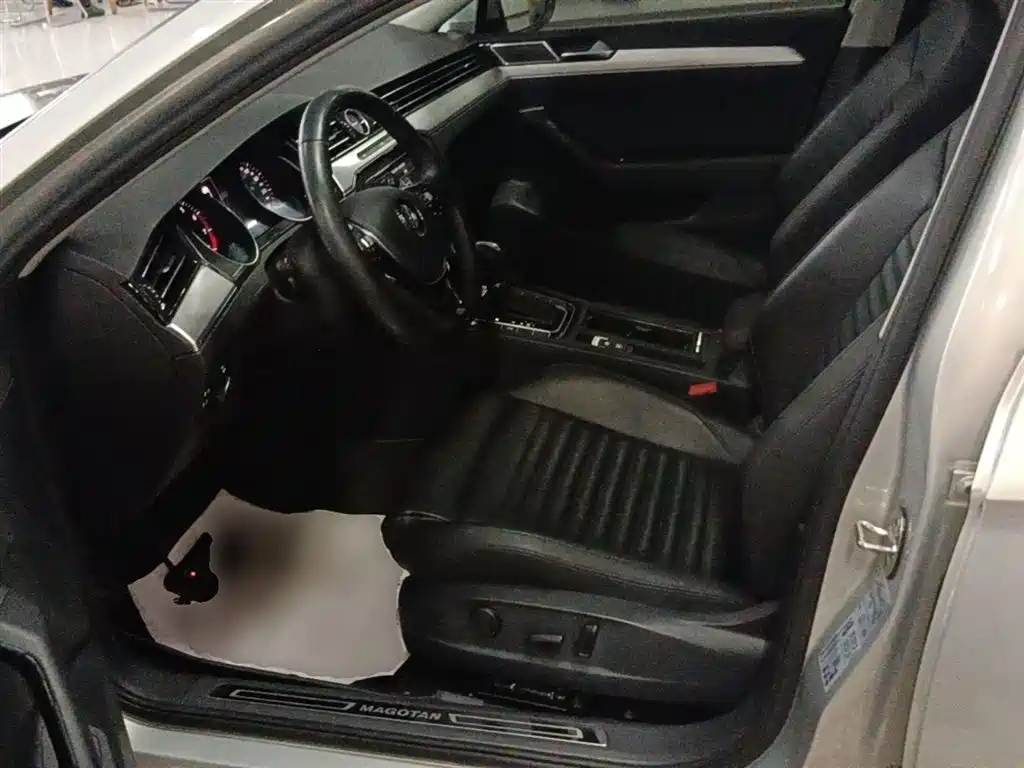Volkswagen Magotan 2019 330TSI DSG Leading China V фото 15