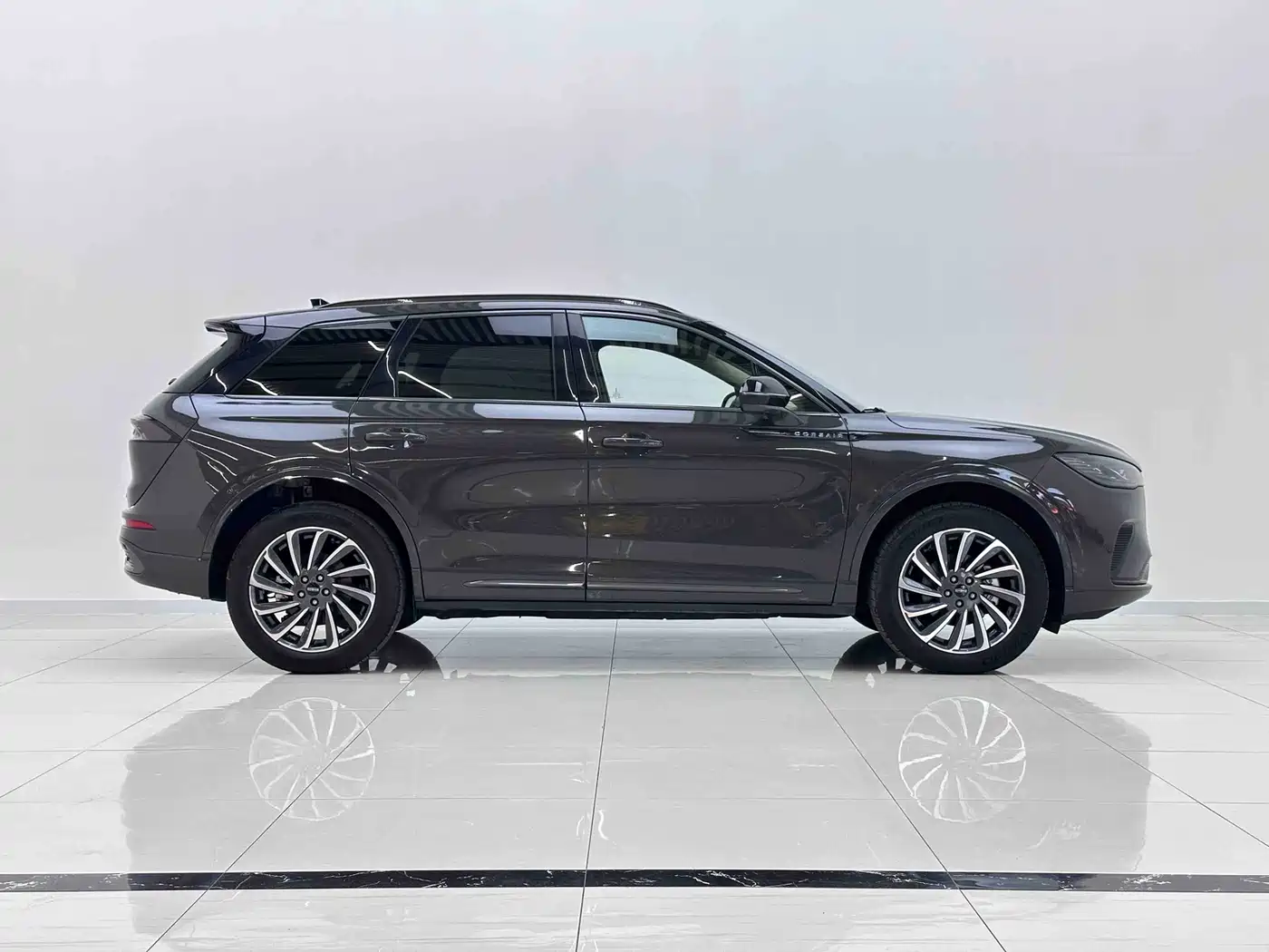 2025 Lincoln Adventurer