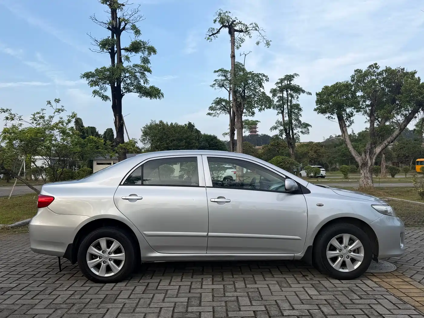 Toyota Corolla 2012 Styling Edition 1.6L Manual GL фото 8