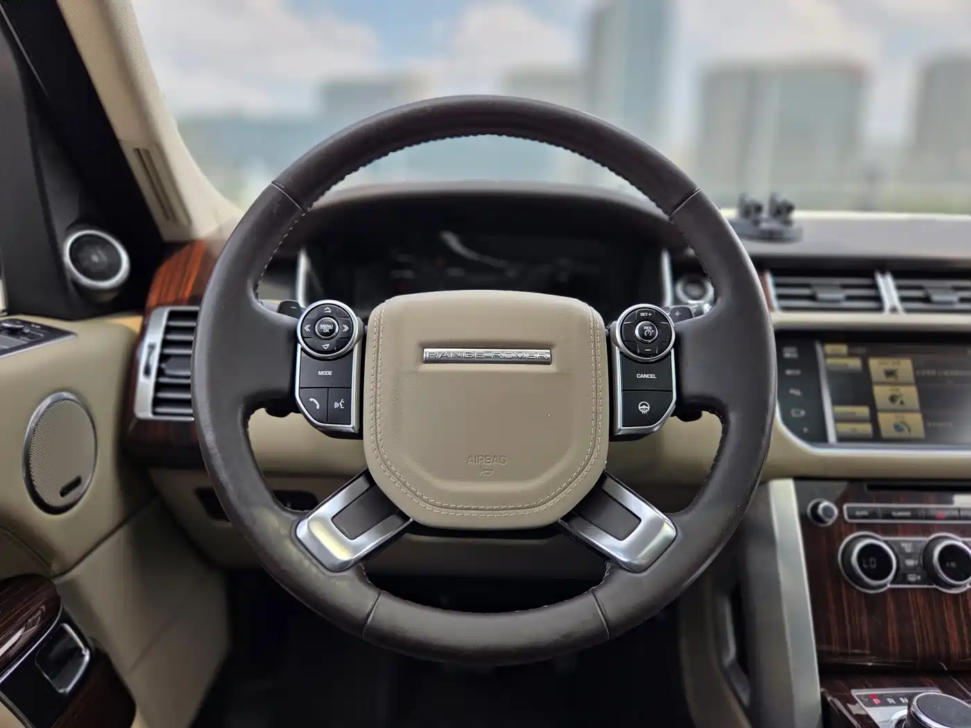 Land Rover Range Rover 2015 3.0 SC V6 Vogue SE Genesis Extended Edition фото 9