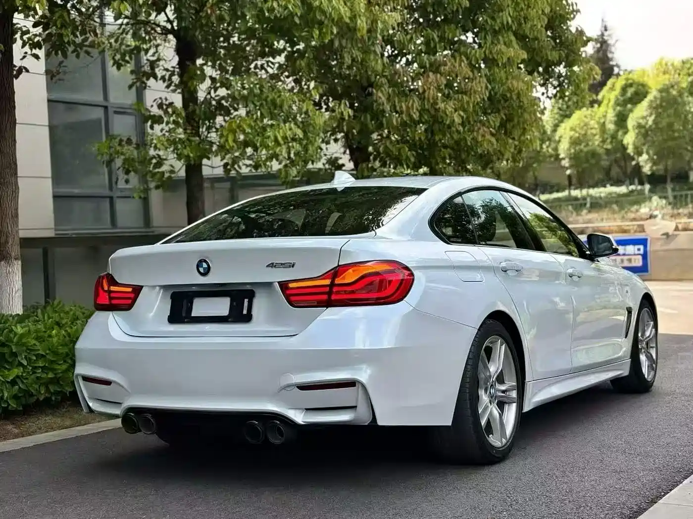 BMW 4 Series 2017 425i Gran Coupe Leading M Sport Package фото 9