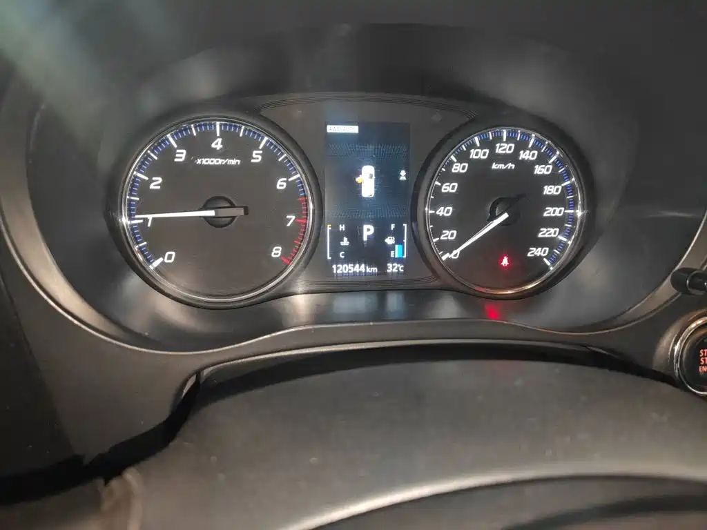Mitsubishi Outlander 2021 2020 2.4L 4WD Luxury 5-seater