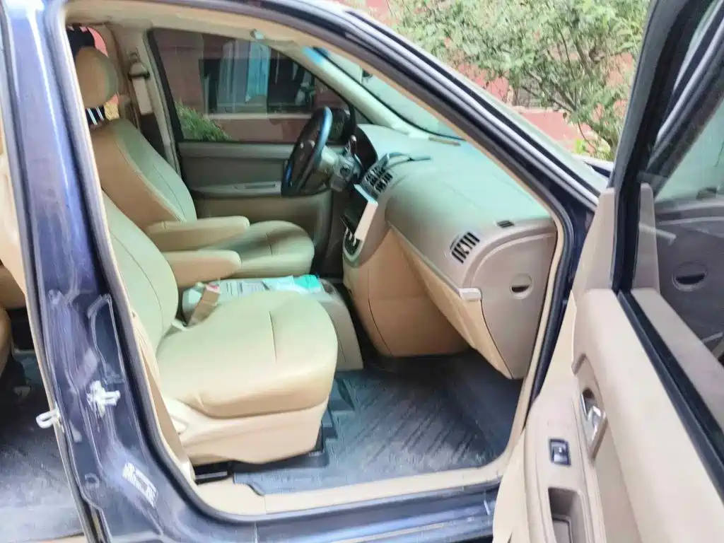 Photo 12 - Buick GL8