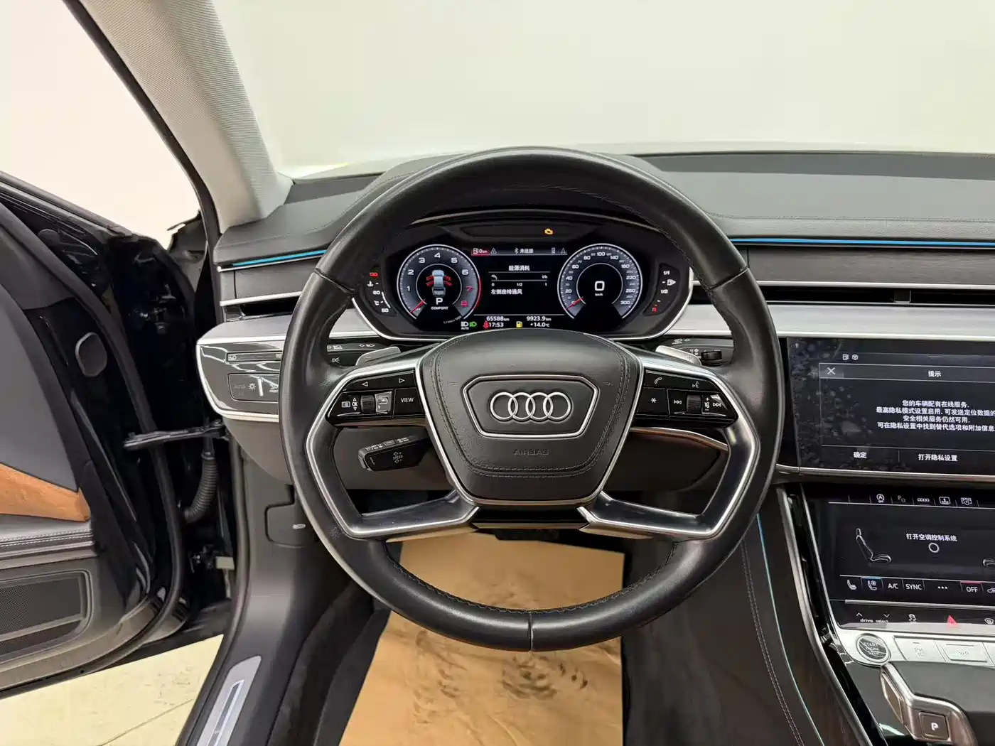 Audi A8 2023 A8L 50 TFSI quattro Exclusive фото 14