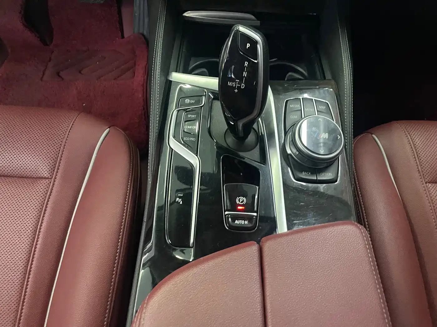 Фото 18 - BMW 5 Series