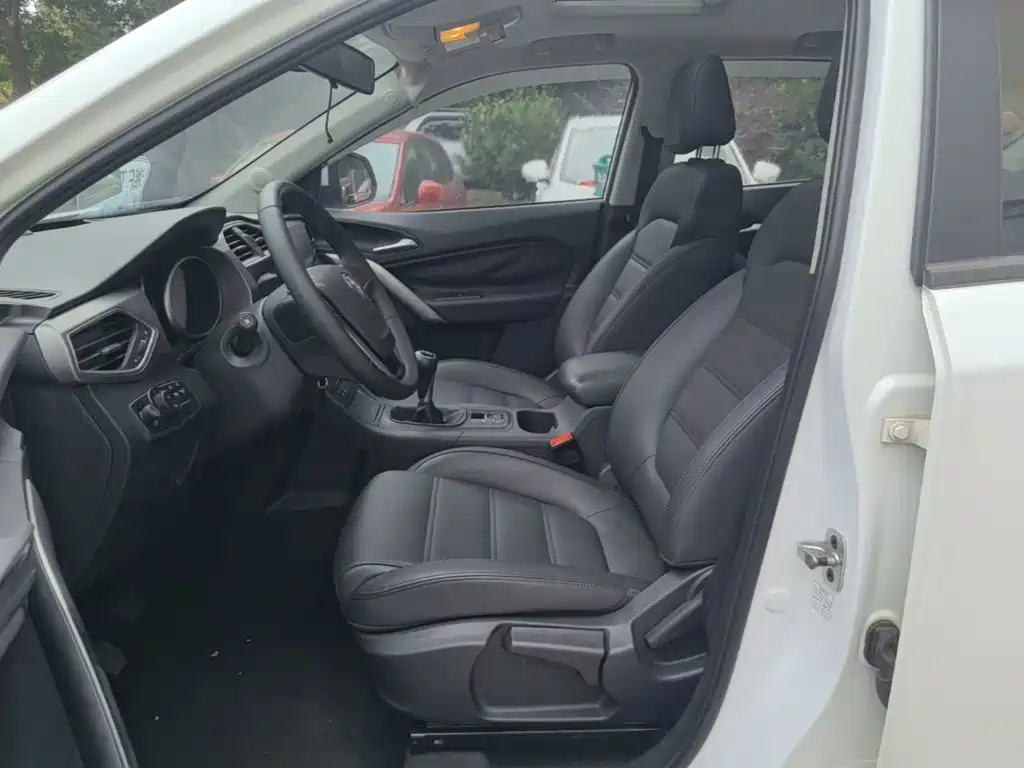 MG Roewe RX5 2016 2016 1.5TGI Manual Value Edition