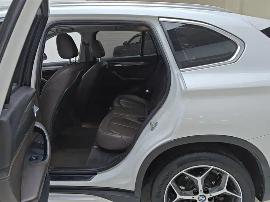 BMW X1 2019 sDrive18Li Premium Model фото 11
