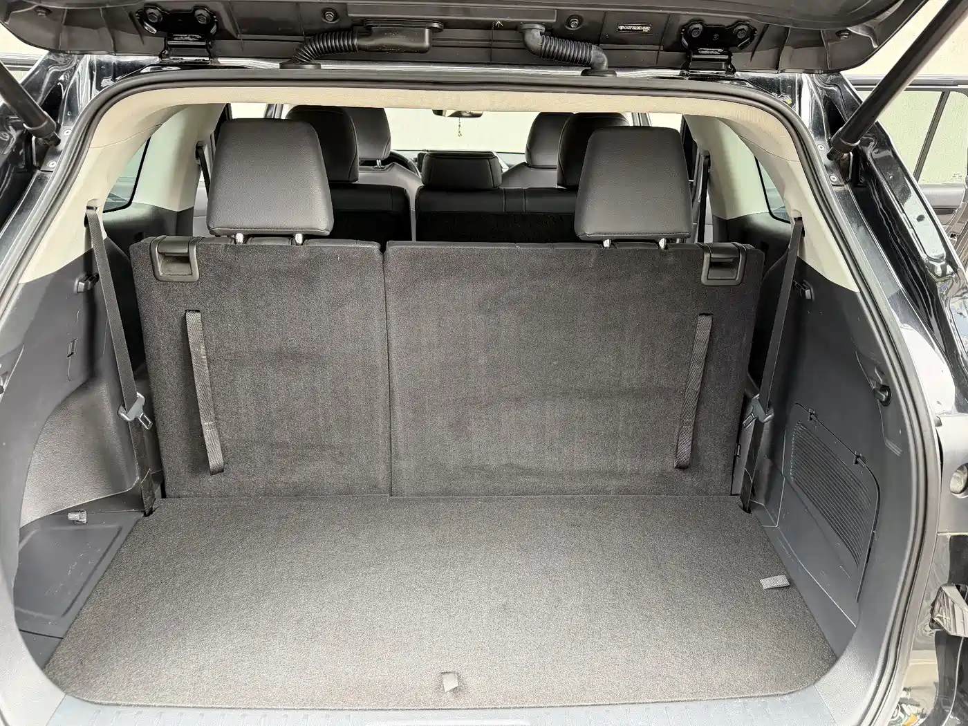 Toyota Highlander 2024 2.5L Smart Hybrid 4WD Luxury 7-seater фото 19