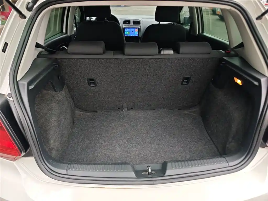 Volkswagen Polo 2016 1.4L Manual Trend фото 18