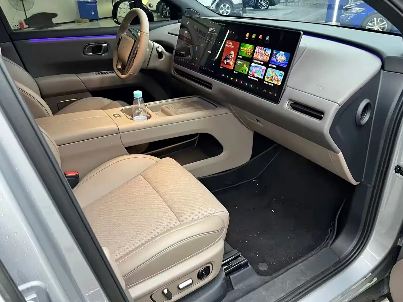 Li Auto i6 2026 2025 2WD Base Model