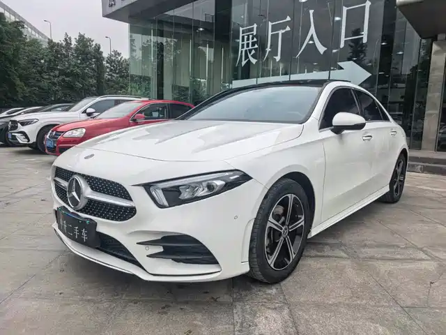 Mercedes-Benz A-Class 2022 Facelift A 200 L Sport Sedan Fashion Style — фото 1