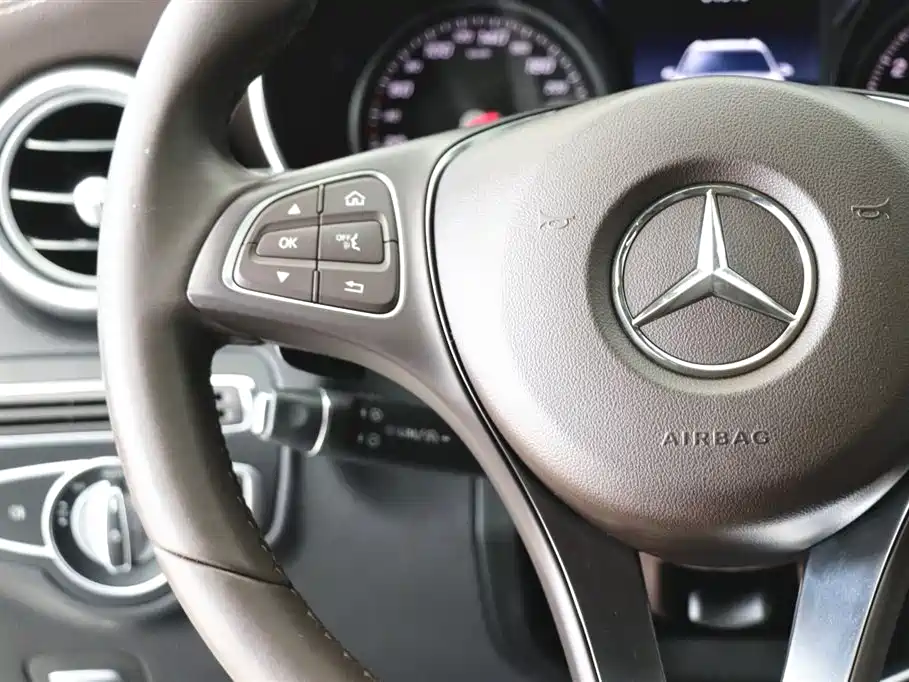 Mercedes-Benz GLC 2019 Model GLC 200 L 4MATIC фото 18