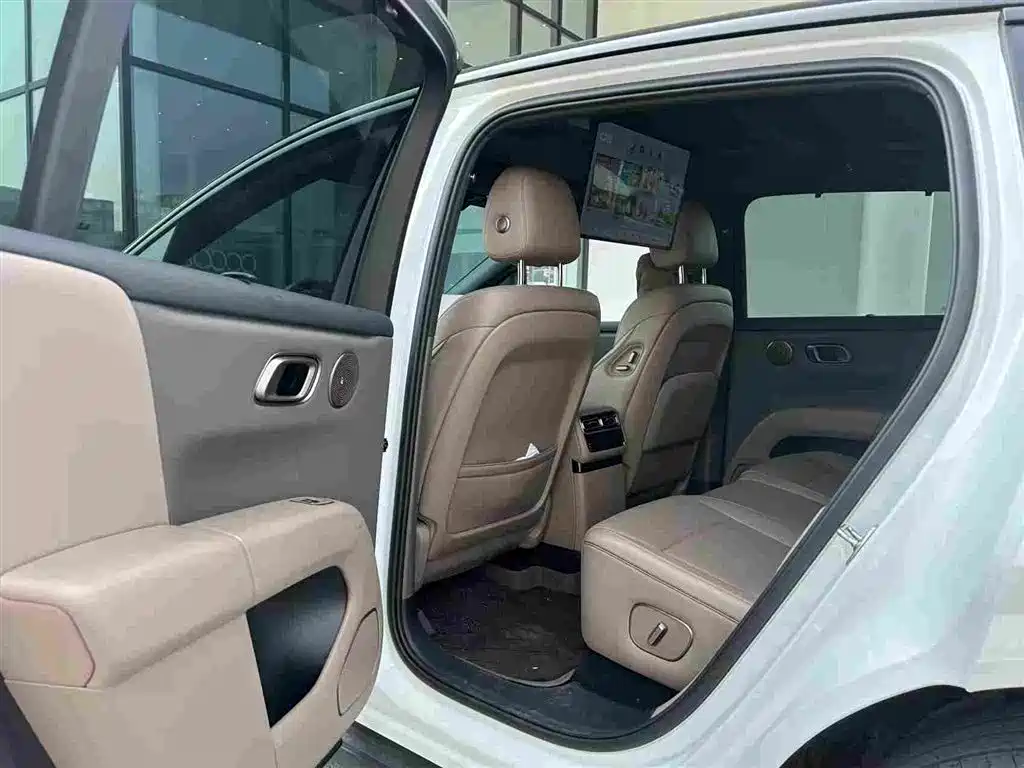 Li Auto i6 2025 2025 4WD Base Model