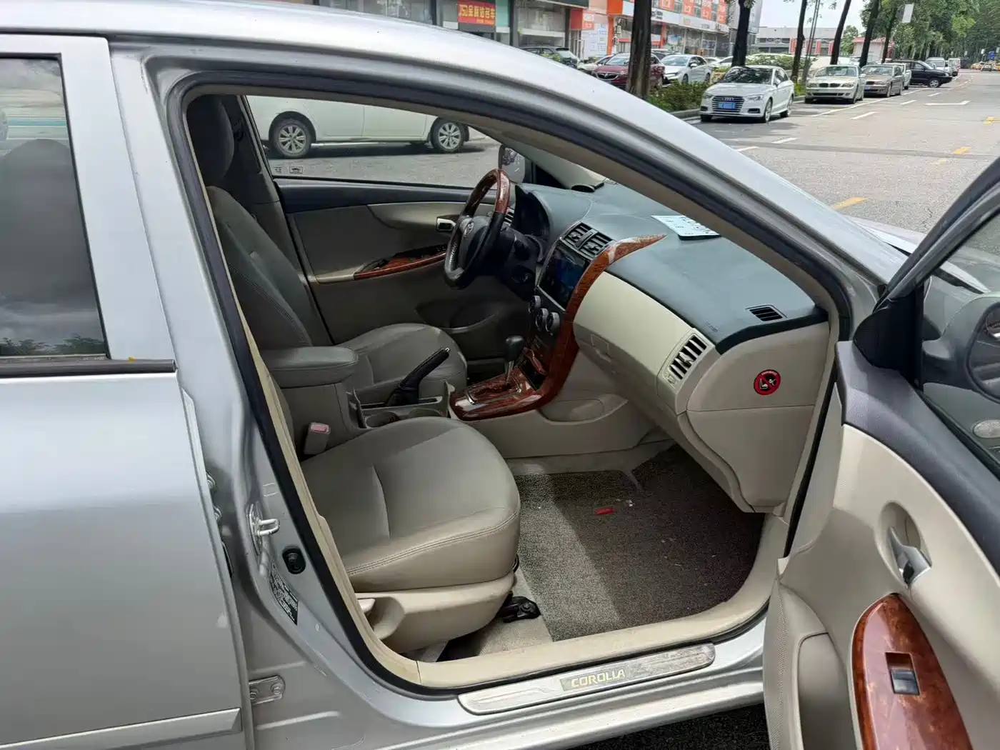 Photo 9 - Toyota Corolla