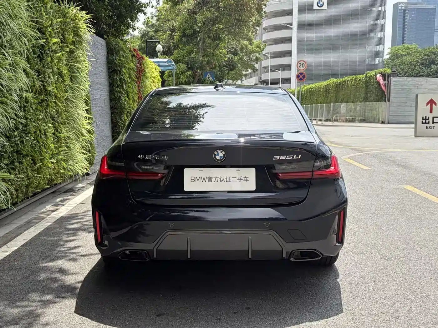 BMW 3 Series 2024 325Li M Sport Shadowline Package фото 5