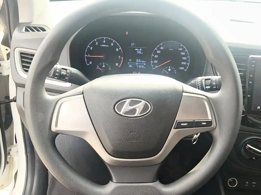 Hyundai Verna RV 2019 2017 1.4L Automatic Cool Edition GLS China VI