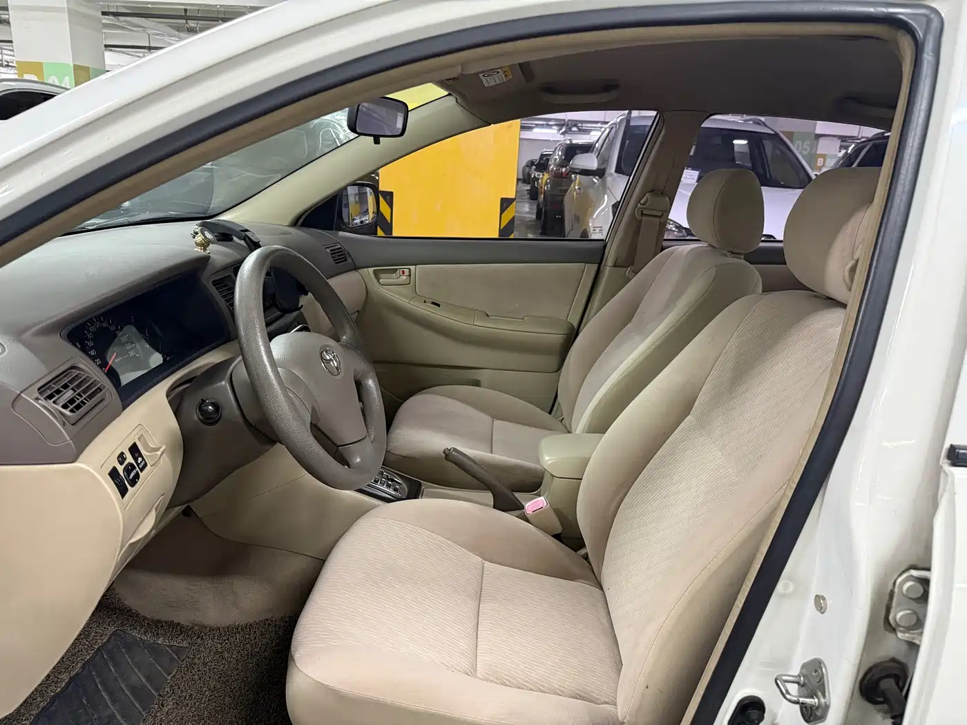 Toyota Corolla 2011 1.6L Automatic Classic Edition фото 8