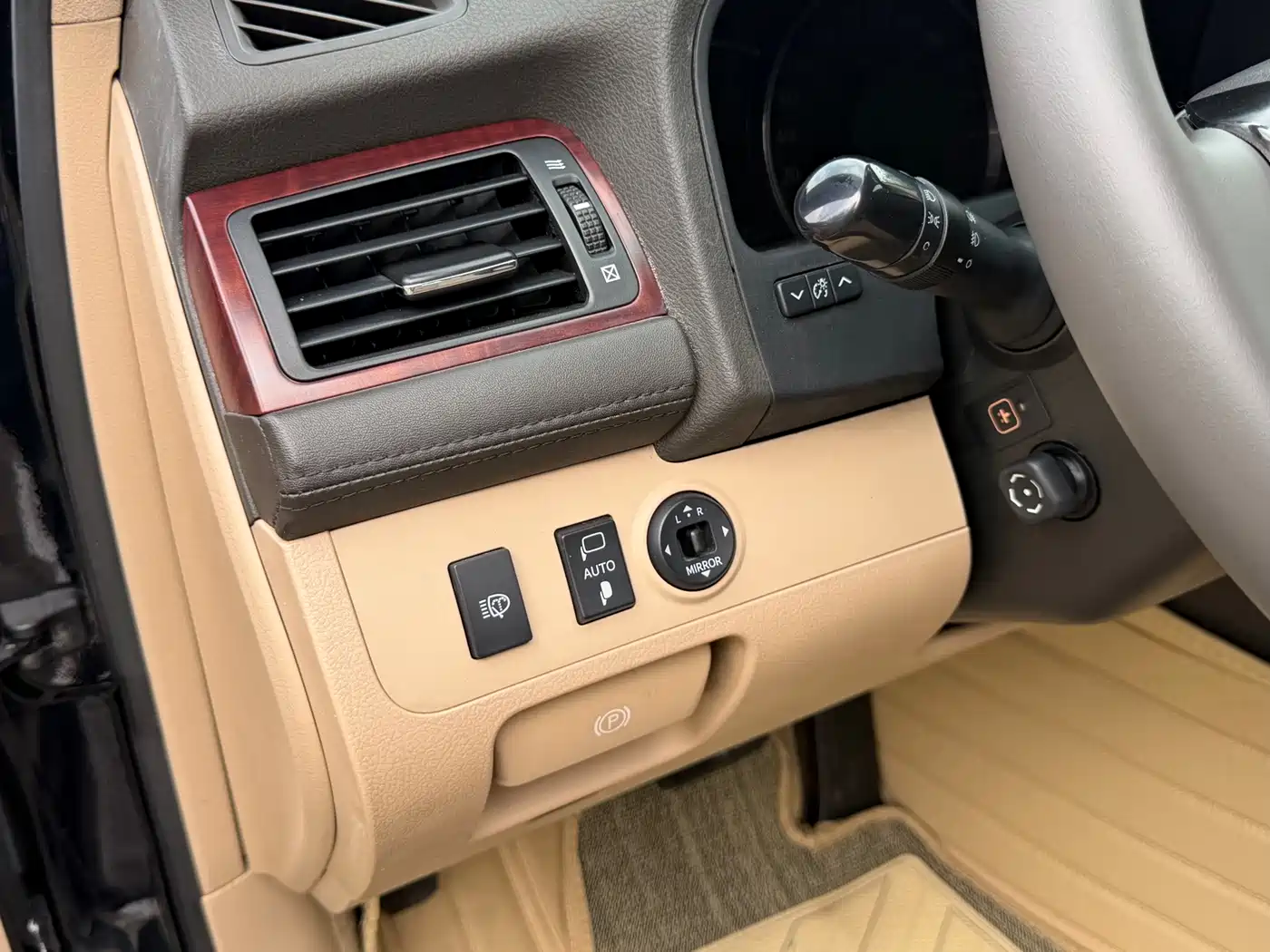 Toyota Crown 2010 3.0L Royal Saloon фото 24