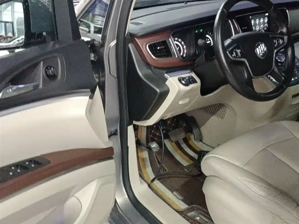 Buick GL8 2017 25S Luxury China V фото 16