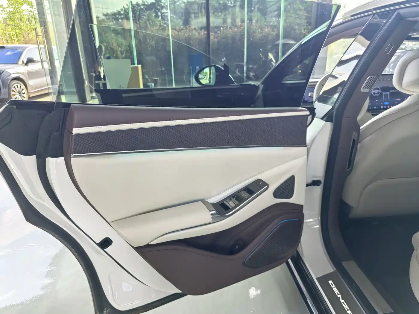 Denza Z9GT 2024 1100 AWD Ultra Edition фото 10