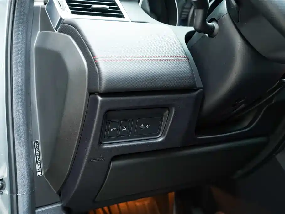 Land Rover Discovery Sport 2019 240PS SE Dynamic Edition China VI фото 8