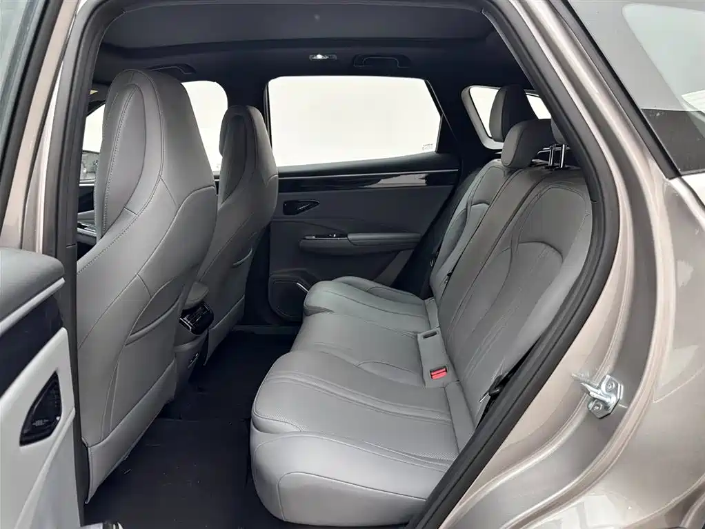 Geely Galaxy Galaxy L7 2025 Model EM-i 115km Long Range Edition фото 9