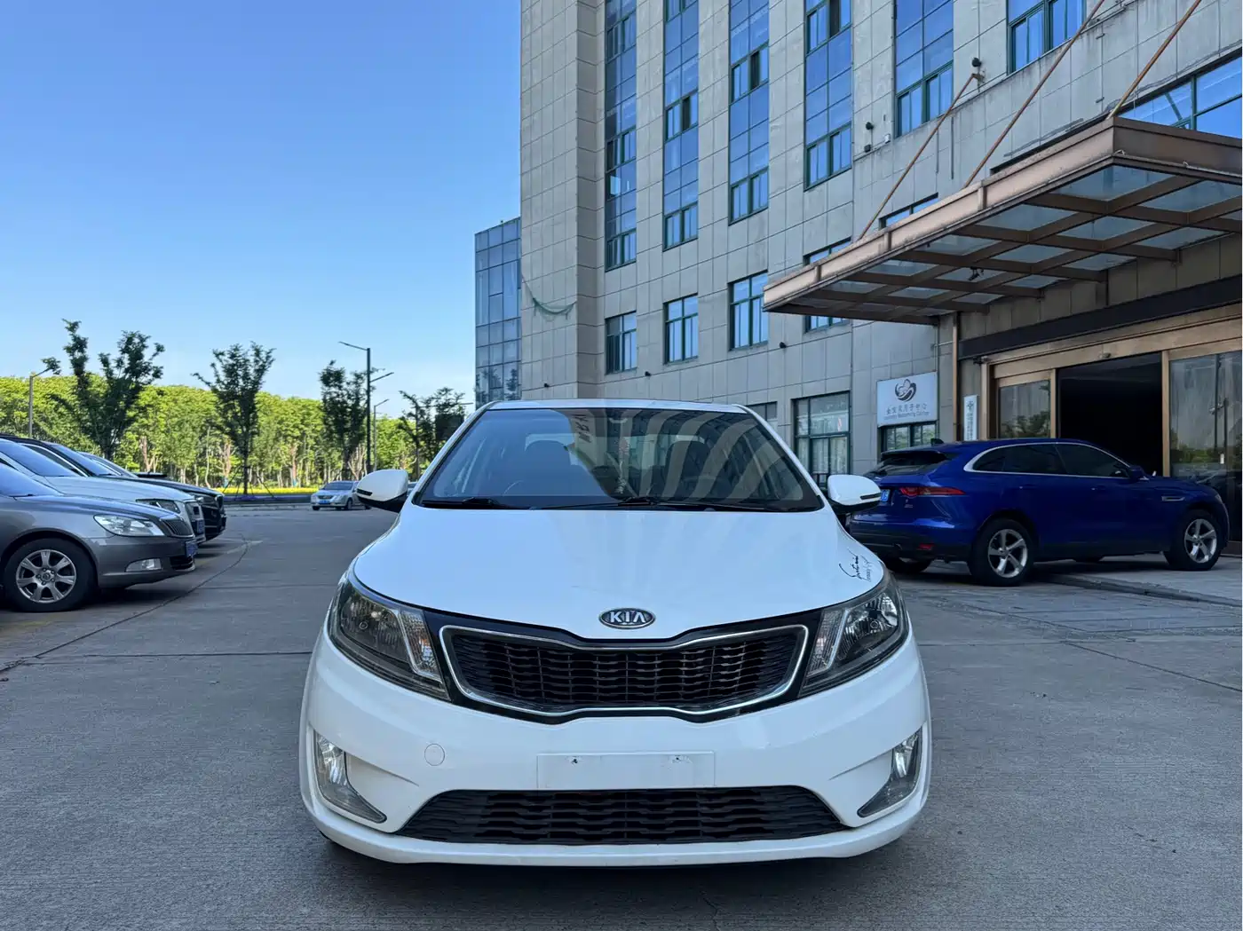 Kia K2 2012 Sedan 1.6L AT Premium ECO Commemorative Edition фото 2