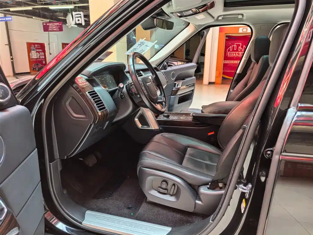 Land Rover Range Rover 2017 3.0 SC V6 Golden Age Edition фото 5