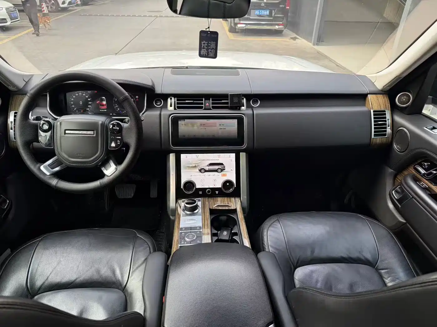 Land Rover Range Rover 2019 3.0 SC V6 Golden Age Edition фото 5