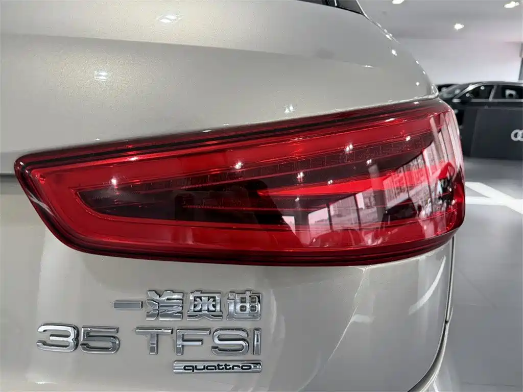 Audi Q3 2013 35 TFSI quattro Technology фото 12