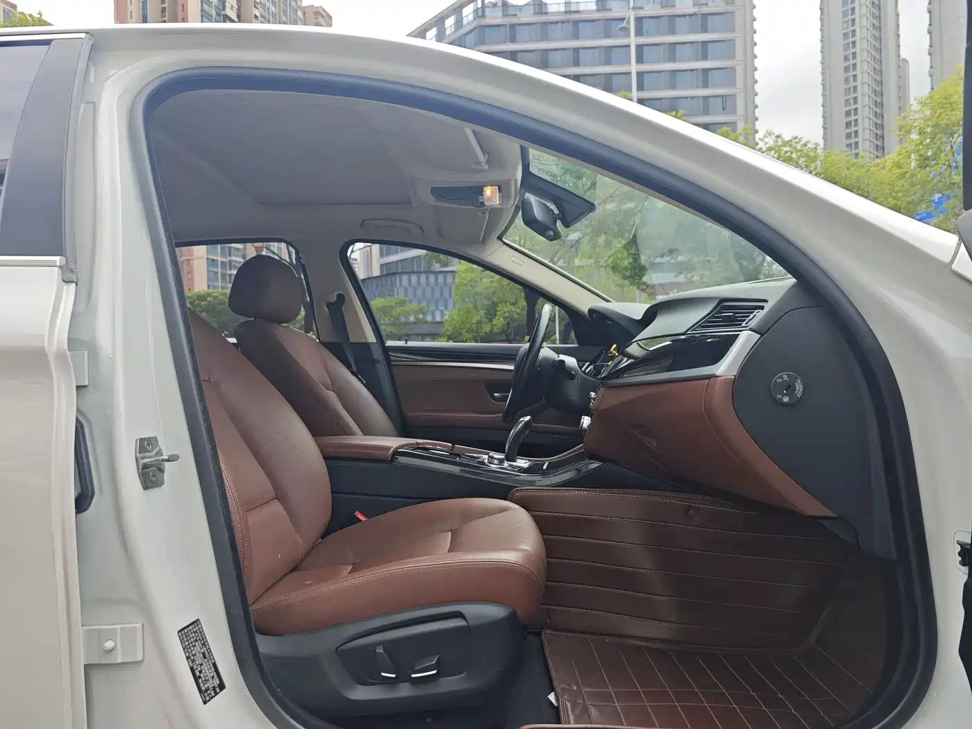 BMW 5 Series 2017 520Li Classic Edition фото 9