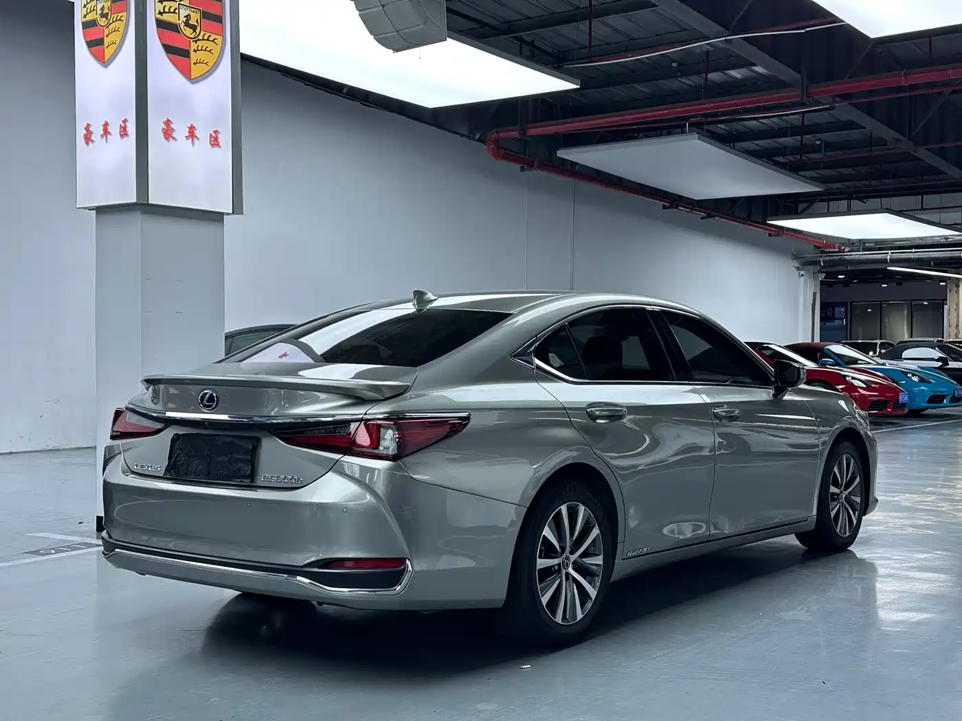 Lexus ES 2020 Model 300h Excellence Edition China V фото 18
